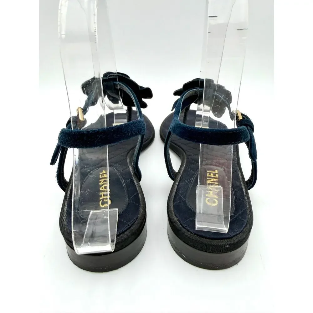 Chanel Interlocking CC Camillia Thong Sandals Navy Blue Suede Size 37C / 7 Wide